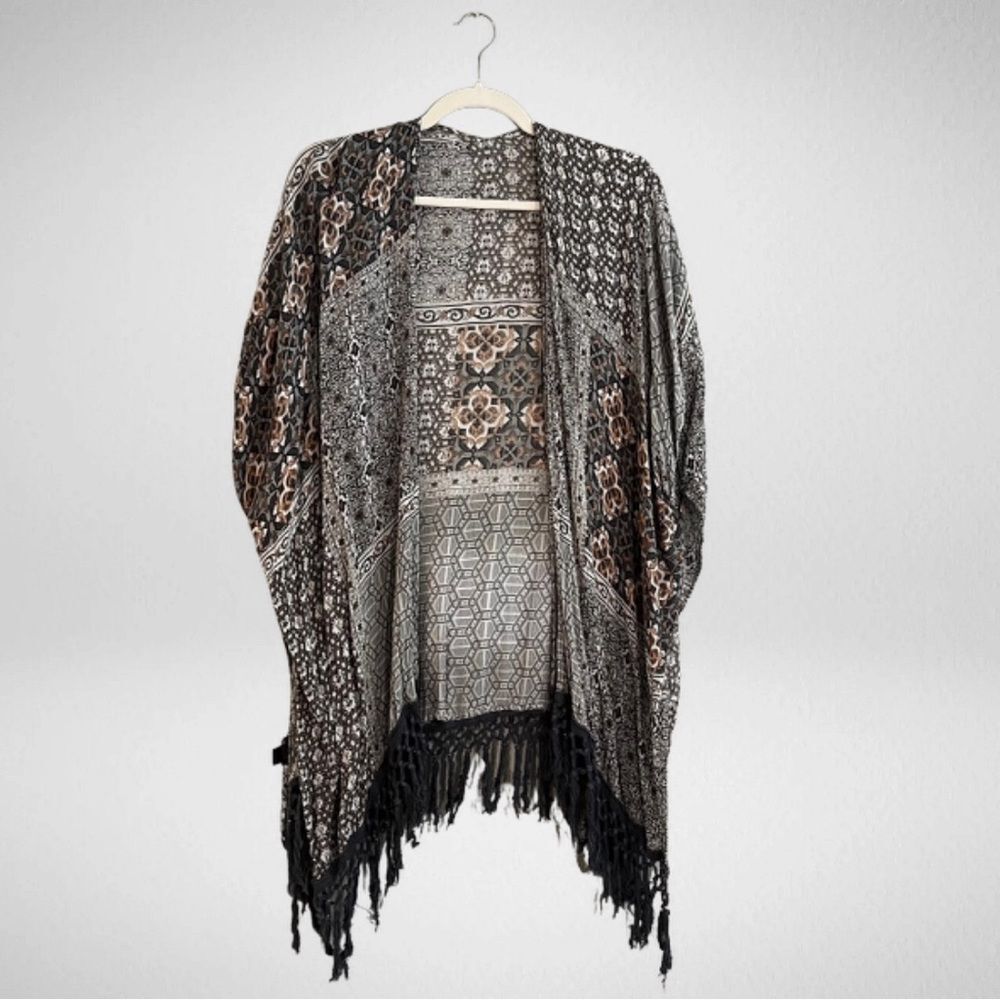 Roffe Accessories Bohemian Floral Print Tassel Kimono Grey Blue Pink One Size